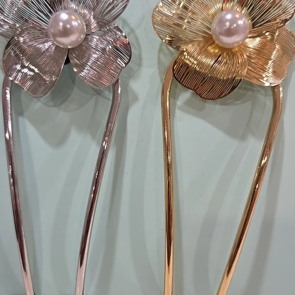 🤍▪️Sunday State ▪️Silver and Gold Floral French Set Of 2 Twist Tuck Go  Pins